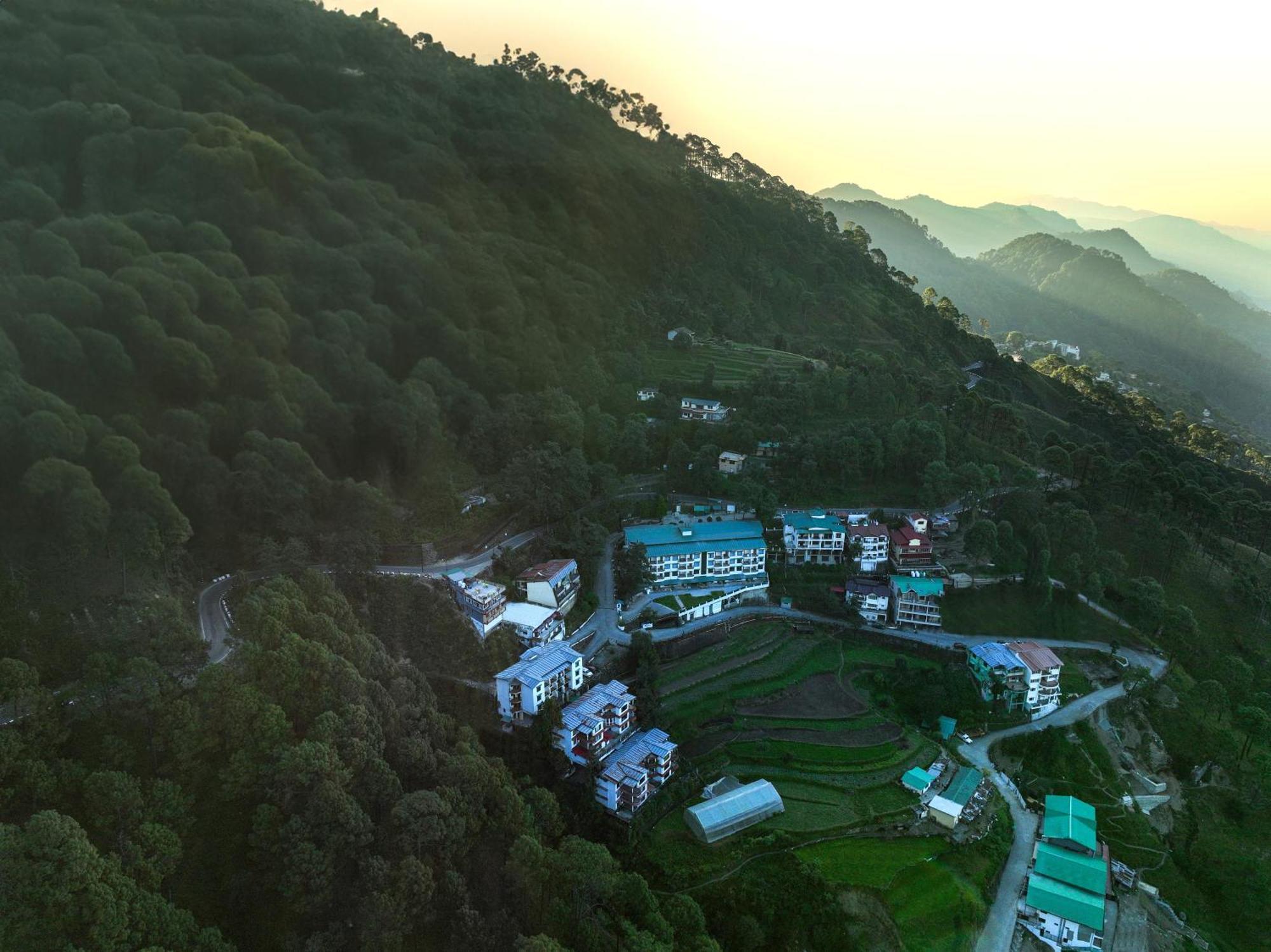 Sterling Nainital Hotel Екстериор снимка